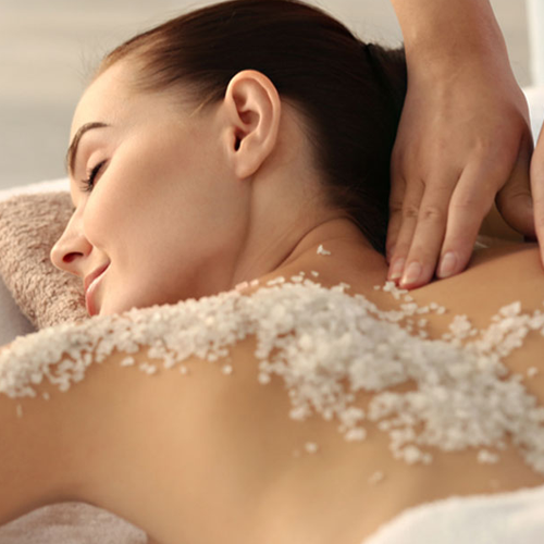 Masaje de 50 min. • Aromaterapia • Exfoliación de espalda • Sauna o terma • Copa de vino y merienda