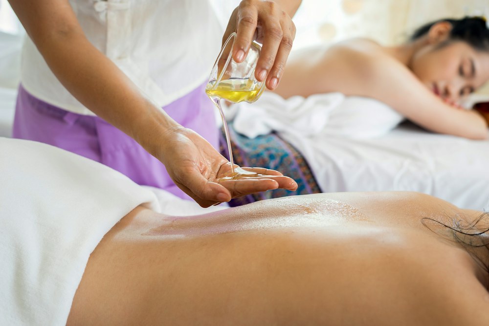 Masaje corporal con aceite