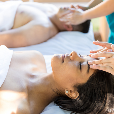 Facial • Masaje 50 mins • Exfoliación espalda • Manicura y Pedicura