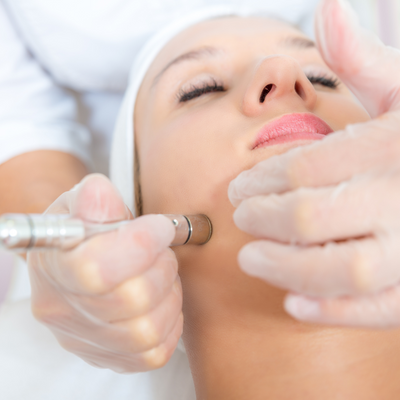 Limpieza facial Profunda con peeling ultrasónico – Nea